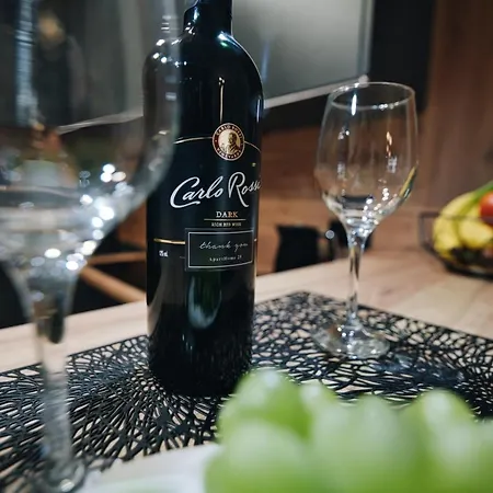 Aparthome 25 By Housine *