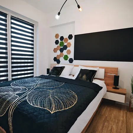 Aparthome 25 By Housine Zator