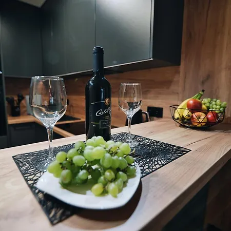 Aparthome 25 By Housine